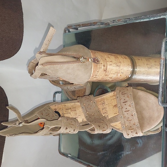 Guess Wedge Sandals - Picture 4 of 4